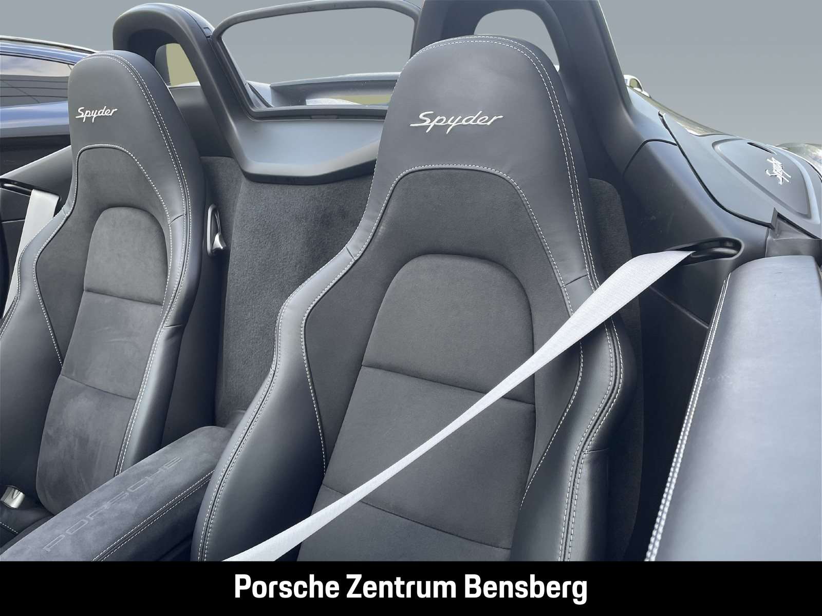 Fahrzeugbild eines Porsche Cayman