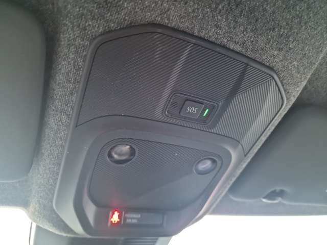 Fahrzeugbild eines Renault 4 E-TECH