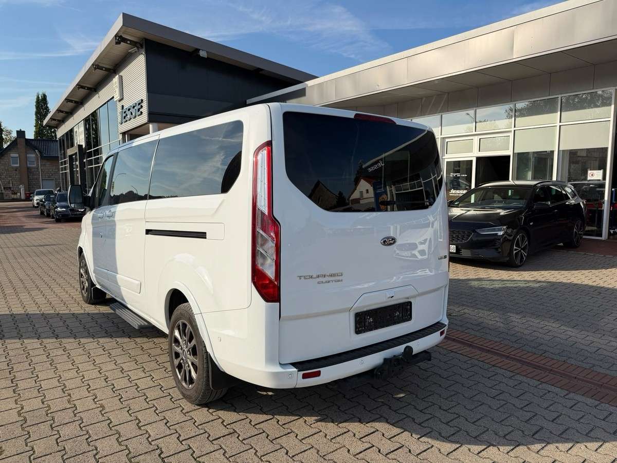 Fahrzeugbild eines Ford Tourneo Custom