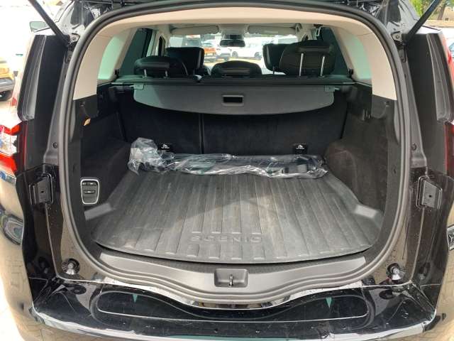 Fahrzeugbild eines Renault Grand Scénic