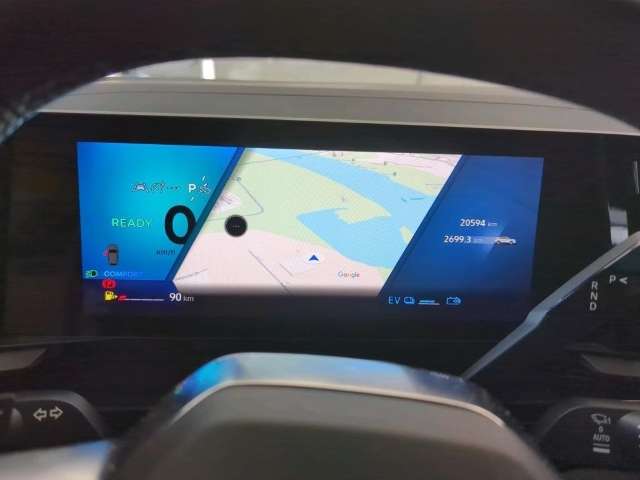 Fahrzeugbild eines Renault Rafale