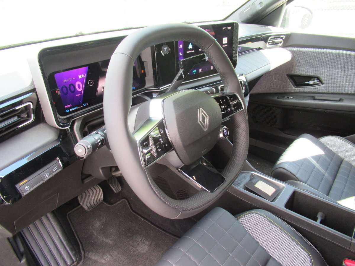 Fahrzeugbild eines Renault 4 E-TECH