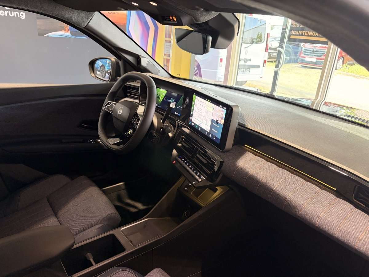 Fahrzeugbild eines Renault 4 E-TECH