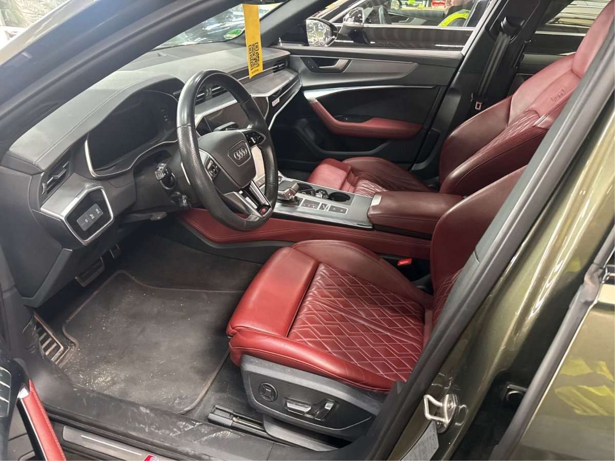 Fahrzeugbild eines Audi S6