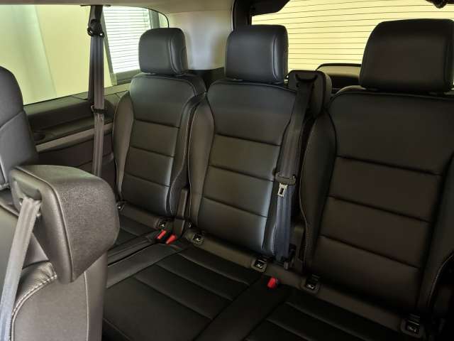 Fahrzeugbild eines Peugeot Traveller