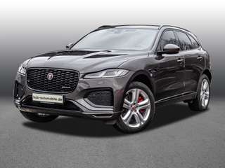 Schräge Frontansicht auf einen Jaguar F-PACE , freigestellt