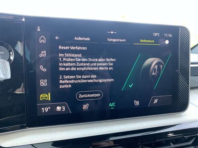 Fahrzeugbild eines Renault 4 E-TECH