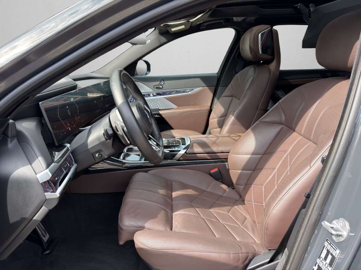 Fahrzeugbild eines BMW 7er-Reihe