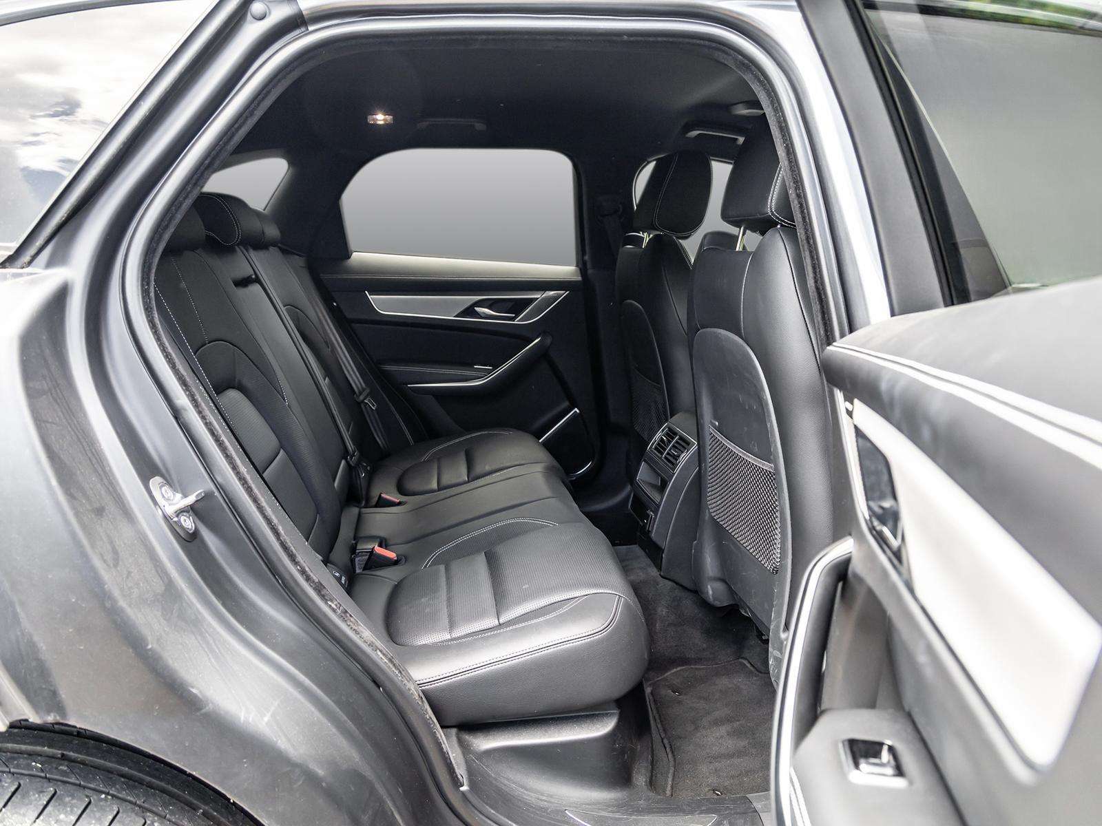 Fahrzeugbild eines Jaguar F-PACE