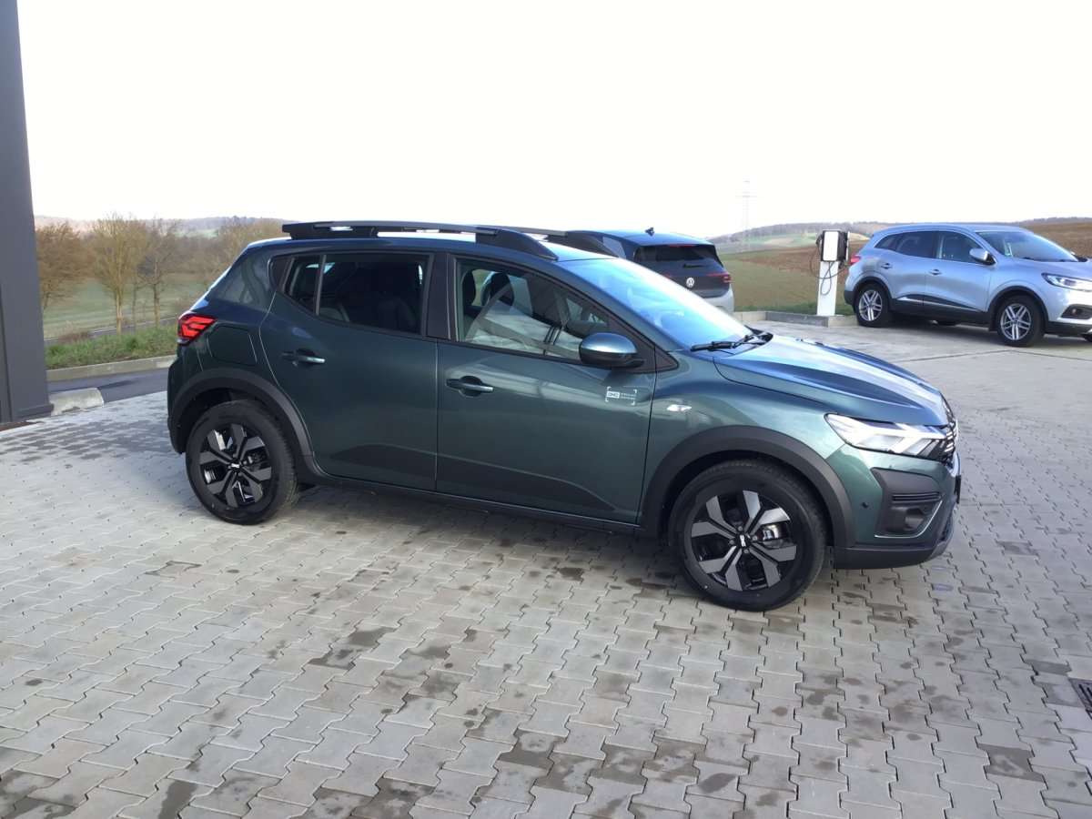 Fahrzeugbild eines Dacia Sandero