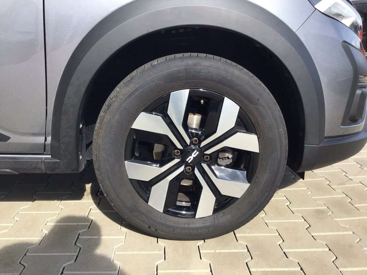 Fahrzeugbild eines Dacia Sandero