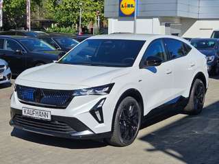 Schräge Frontansicht auf einen Renault Rafale , freigestellt