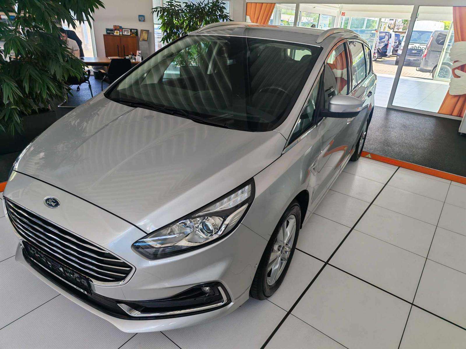 Fahrzeugbild eines Ford S-MAX