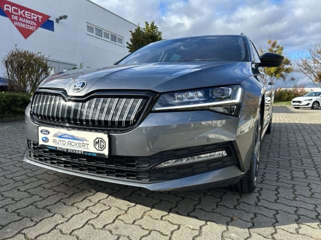 Fahrzeugbild eines Skoda Superb