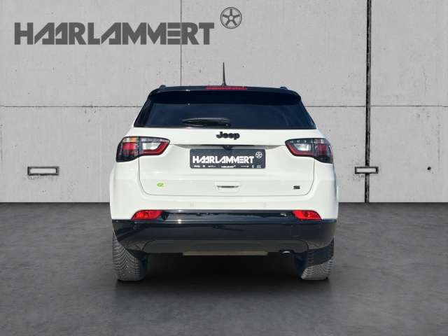 Fahrzeugbild eines Jeep Compass