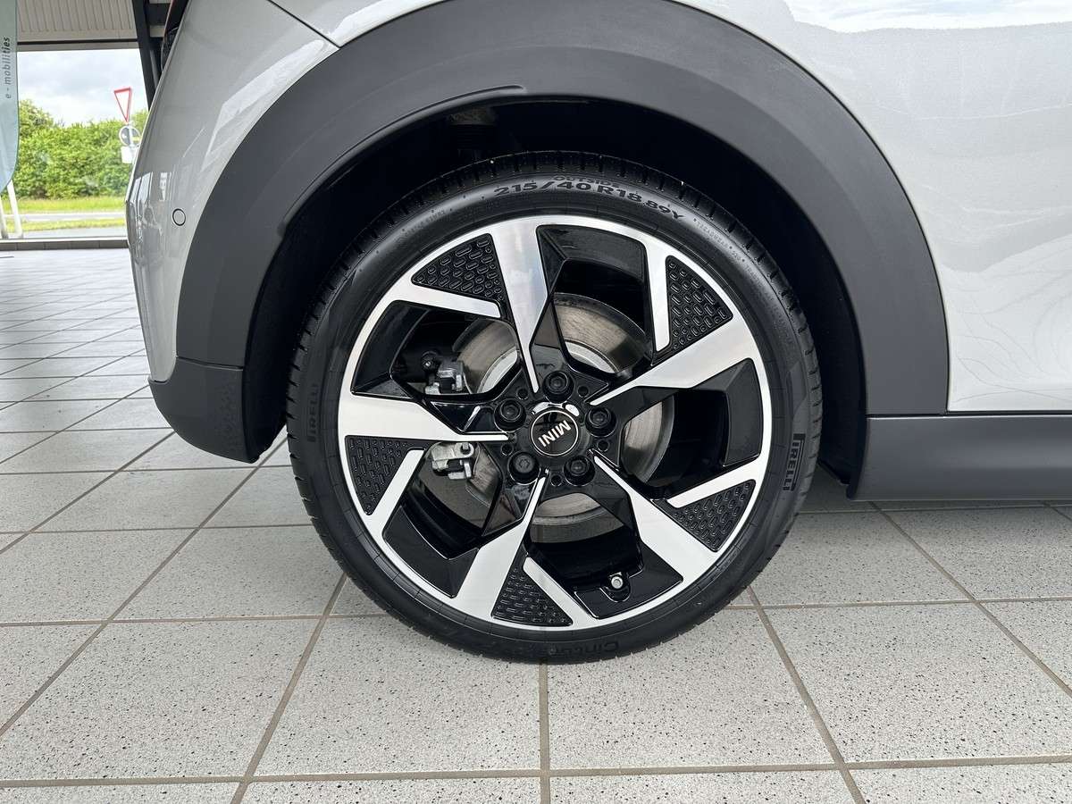 Fahrzeugbild eines MINI COOPER