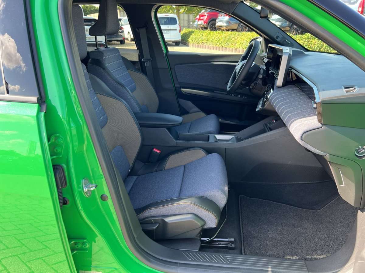 Fahrzeugbild eines Renault 5 E-TECH