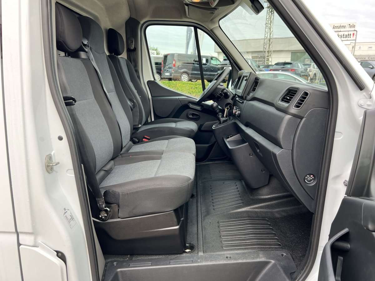 Fahrzeugbild eines Nissan Interstar