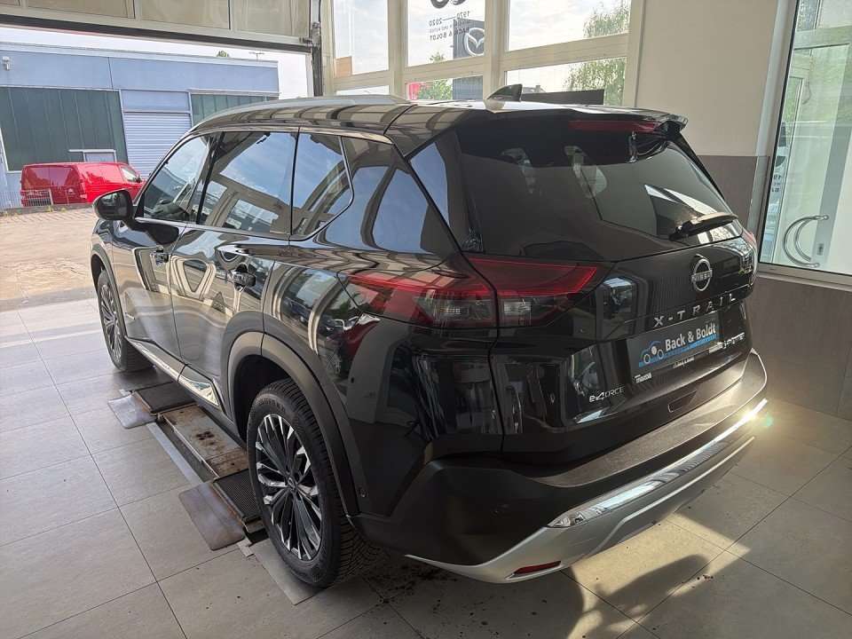 Fahrzeugbild eines Nissan X-TRAIL
