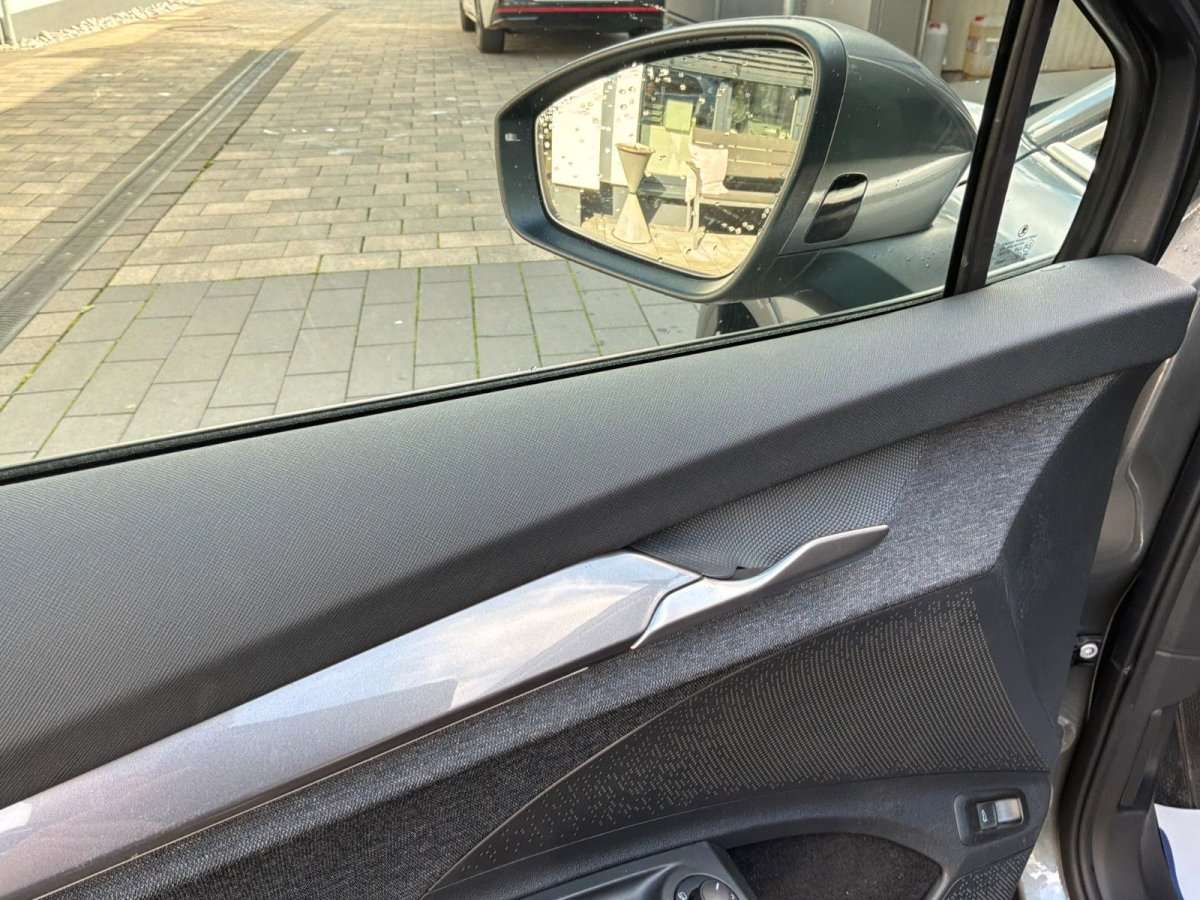 Fahrzeugbild eines Skoda ELROQ
