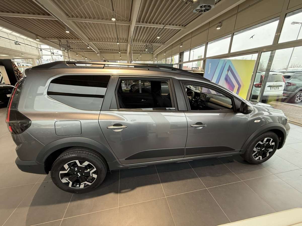 Fahrzeugbild eines Dacia Jogger