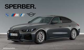 Schräge Frontansicht auf einen BMW 4er-Reihe , freigestellt