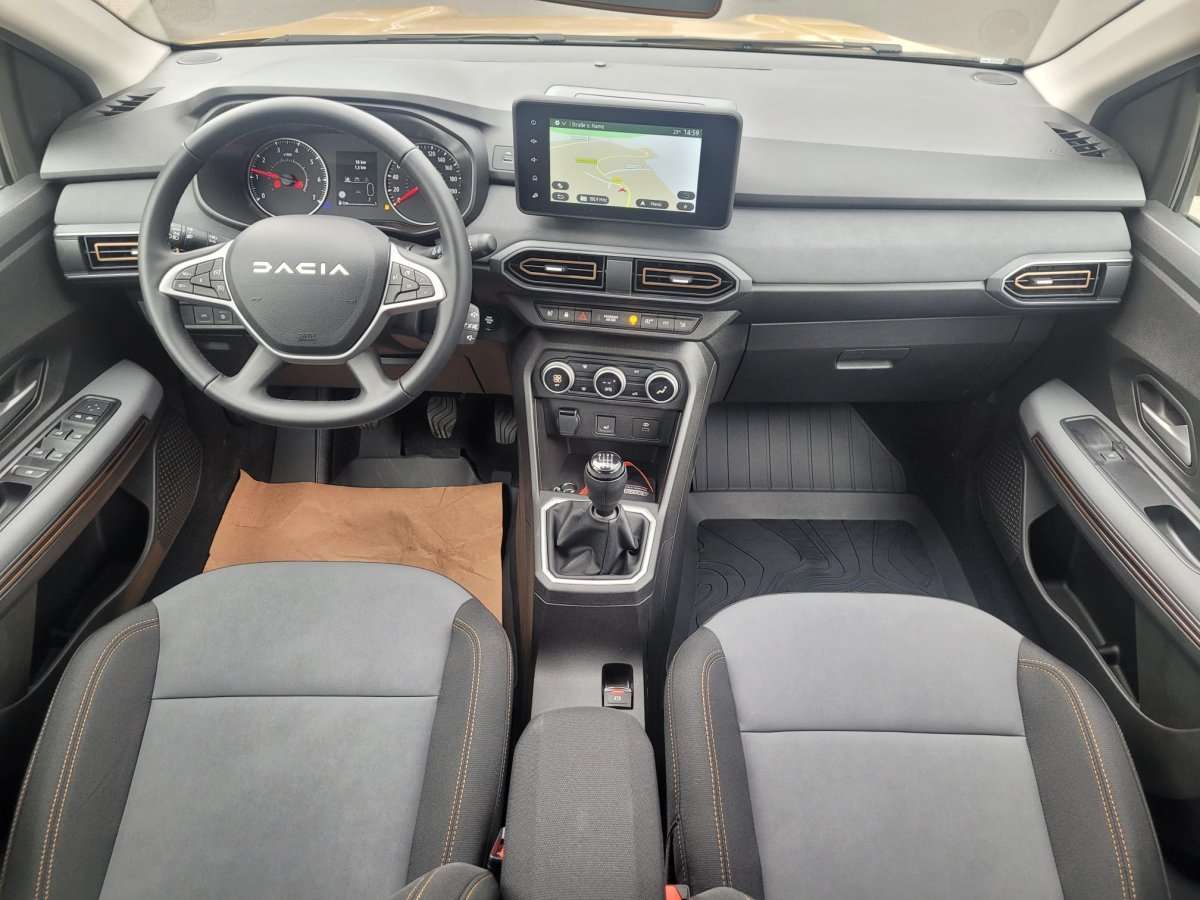 Fahrzeugbild eines Dacia Sandero