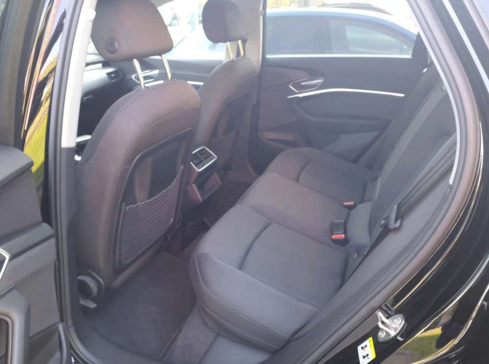 Fahrzeugbild eines Audi e-tron