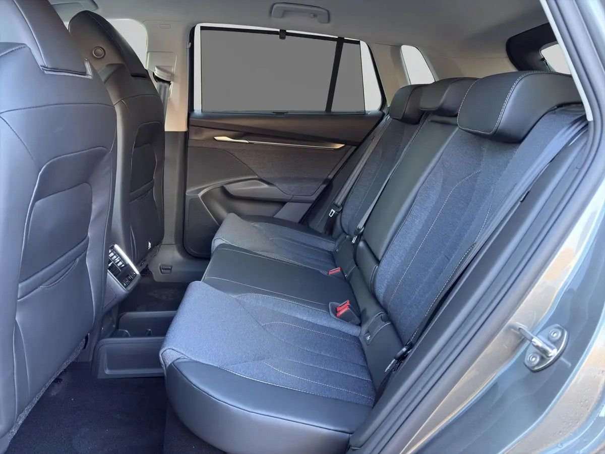 Fahrzeugbild eines Skoda ELROQ