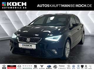 Schräge Frontansicht auf einen SEAT Ibiza , freigestellt