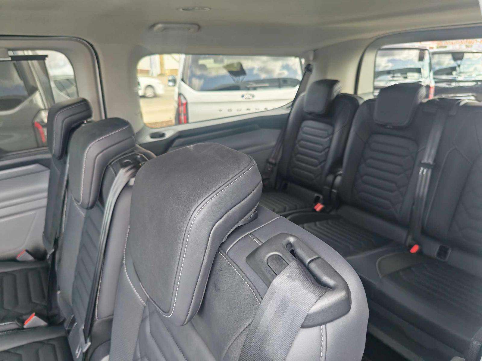 Fahrzeugbild eines Ford Tourneo Custom