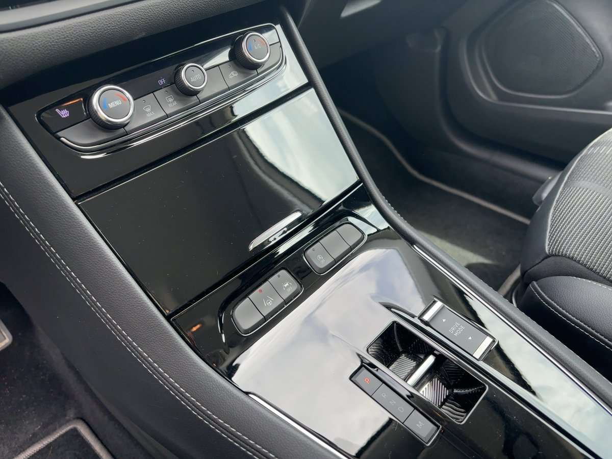 Fahrzeugbild eines Opel Grandland X