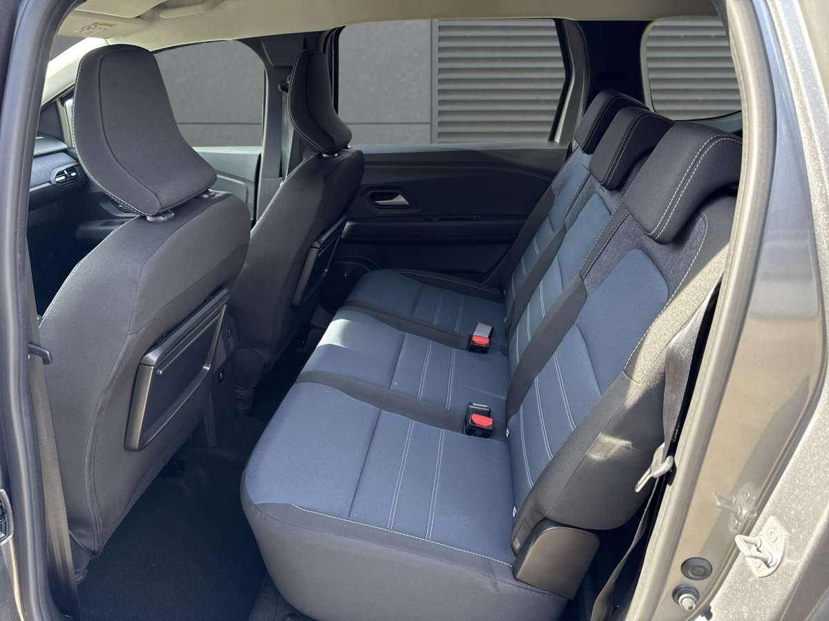 Fahrzeugbild eines Dacia Jogger