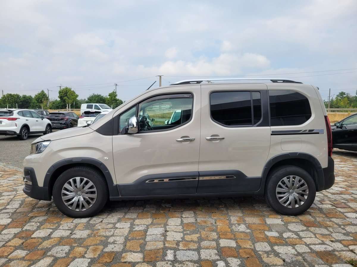 Fahrzeugbild eines Peugeot Rifter
