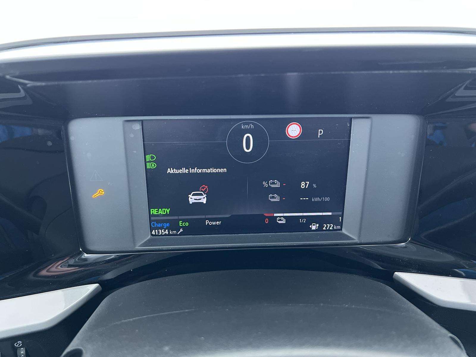 Fahrzeugbild eines Opel Mokka Electric