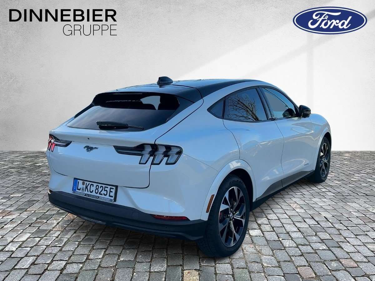 Fahrzeugbild eines Ford Mustang Mach-E