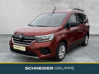 Schräge Frontansicht auf einen Renault Kangoo , freigestellt