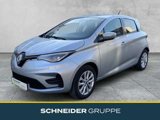 Schräge Frontansicht auf einen Renault ZOE , freigestellt