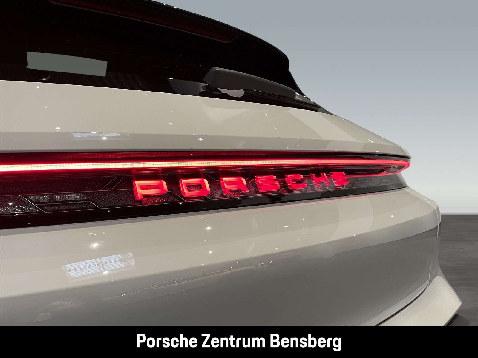 Fahrzeugbild eines Porsche Taycan