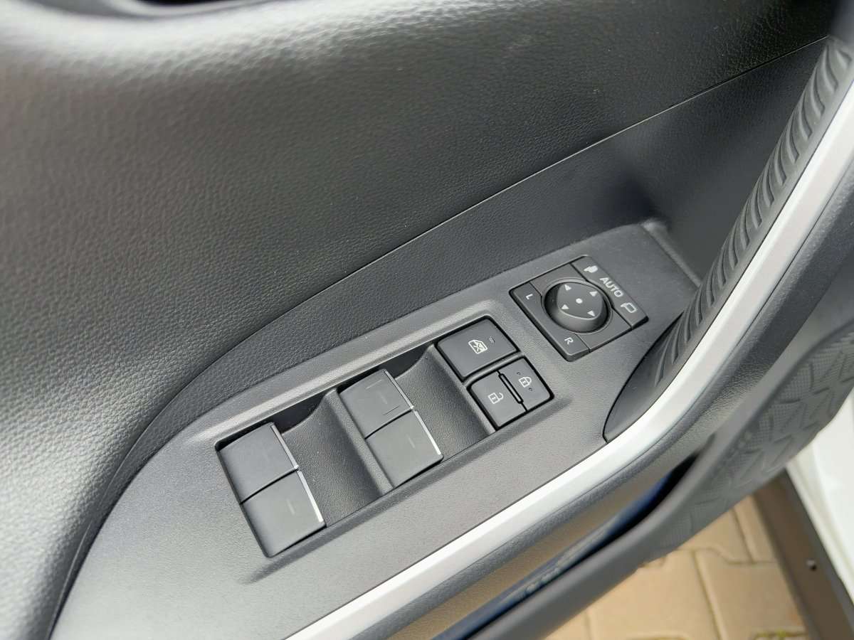 Fahrzeugbild eines Suzuki Across