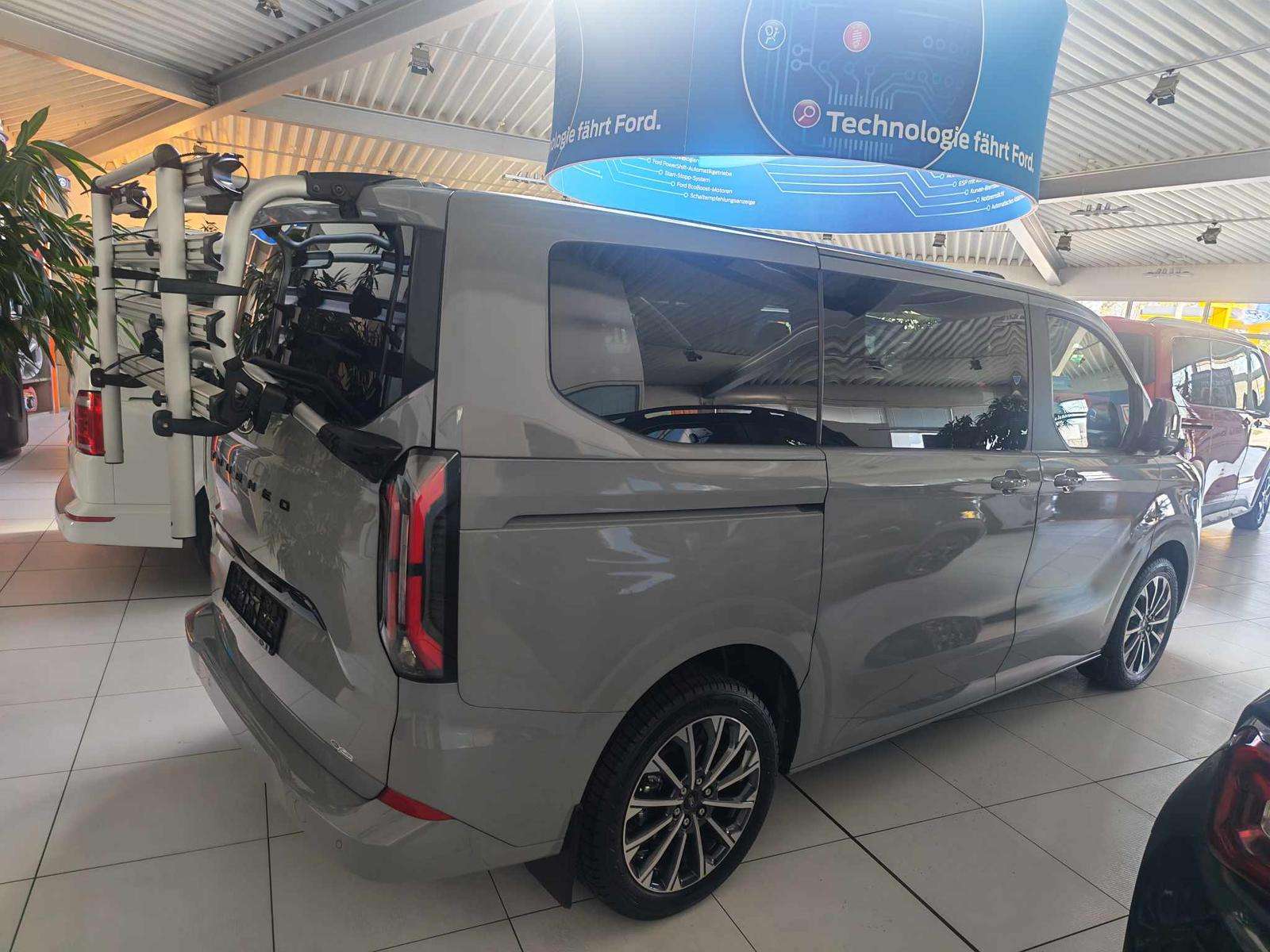 Fahrzeugbild eines Ford Tourneo Custom