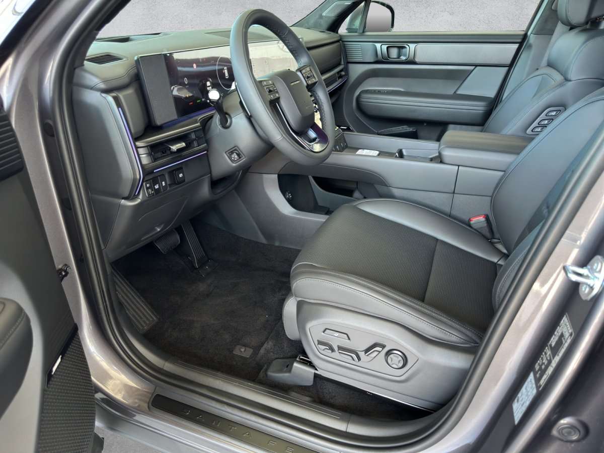 Fahrzeugbild eines Hyundai Santa Fe