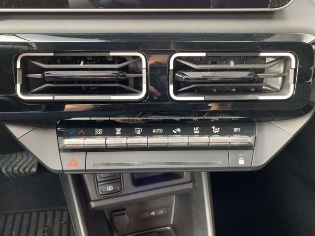 Fahrzeugbild eines Renault 4 E-TECH