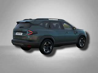Schräge Frontansicht auf einen Dacia Bigster , freigestellt