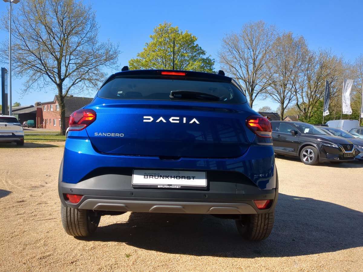 Fahrzeugbild eines Dacia Sandero