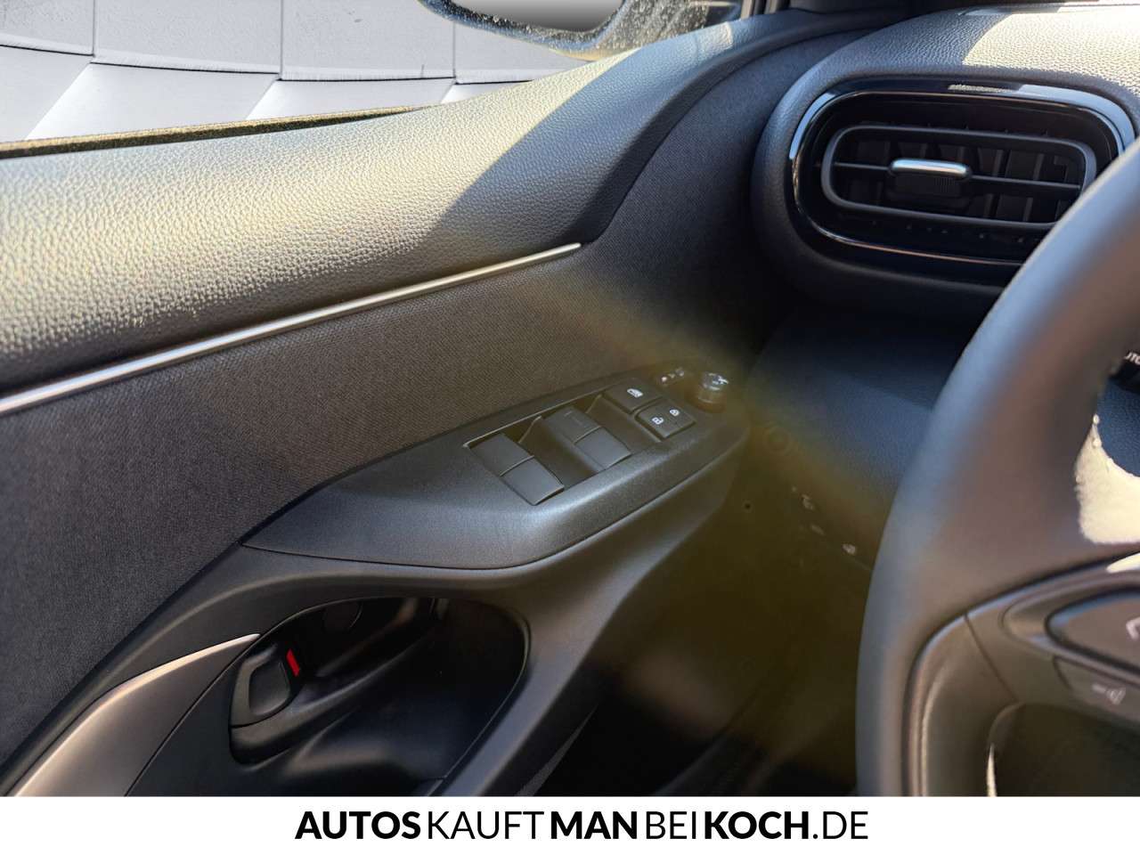 Fahrzeugbild eines Mazda Mazda2 Hybrid