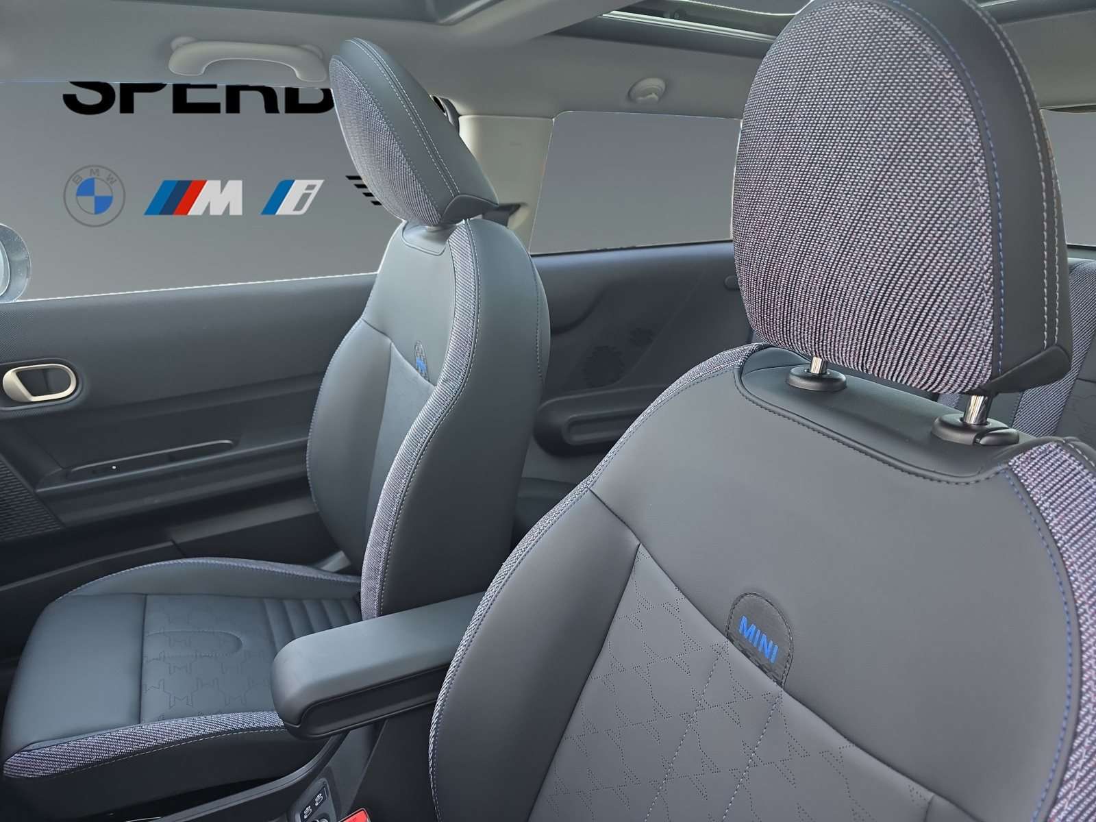 Fahrzeugbild eines MINI COOPER