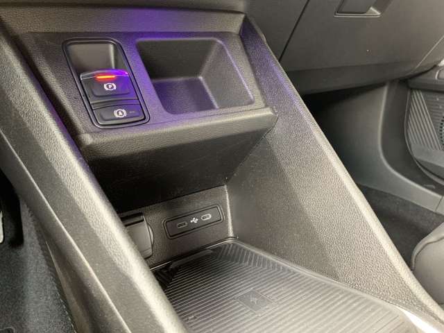 Fahrzeugbild eines Renault 4 E-TECH