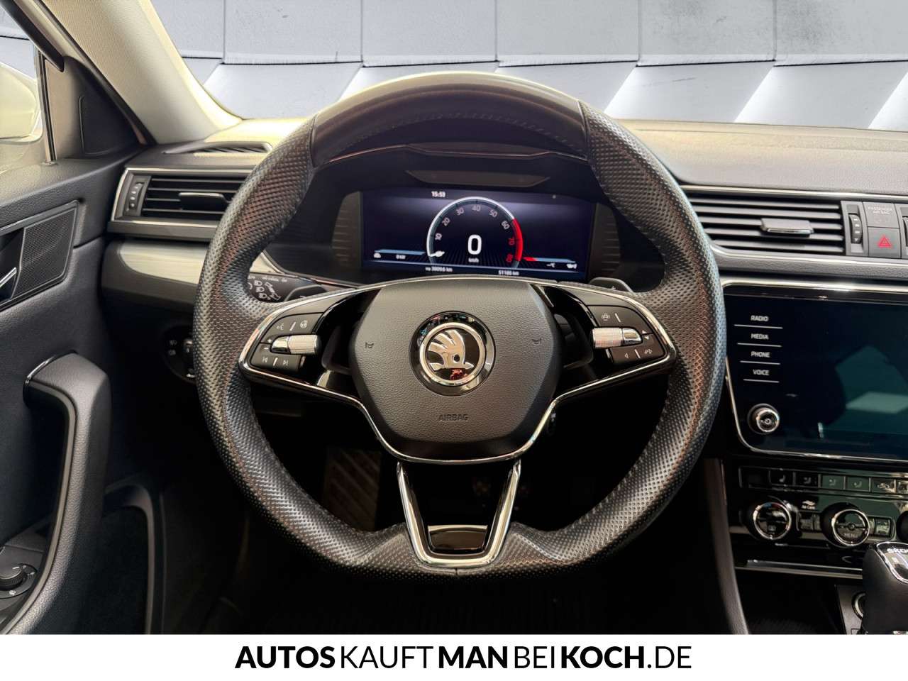Fahrzeugbild eines Skoda Superb
