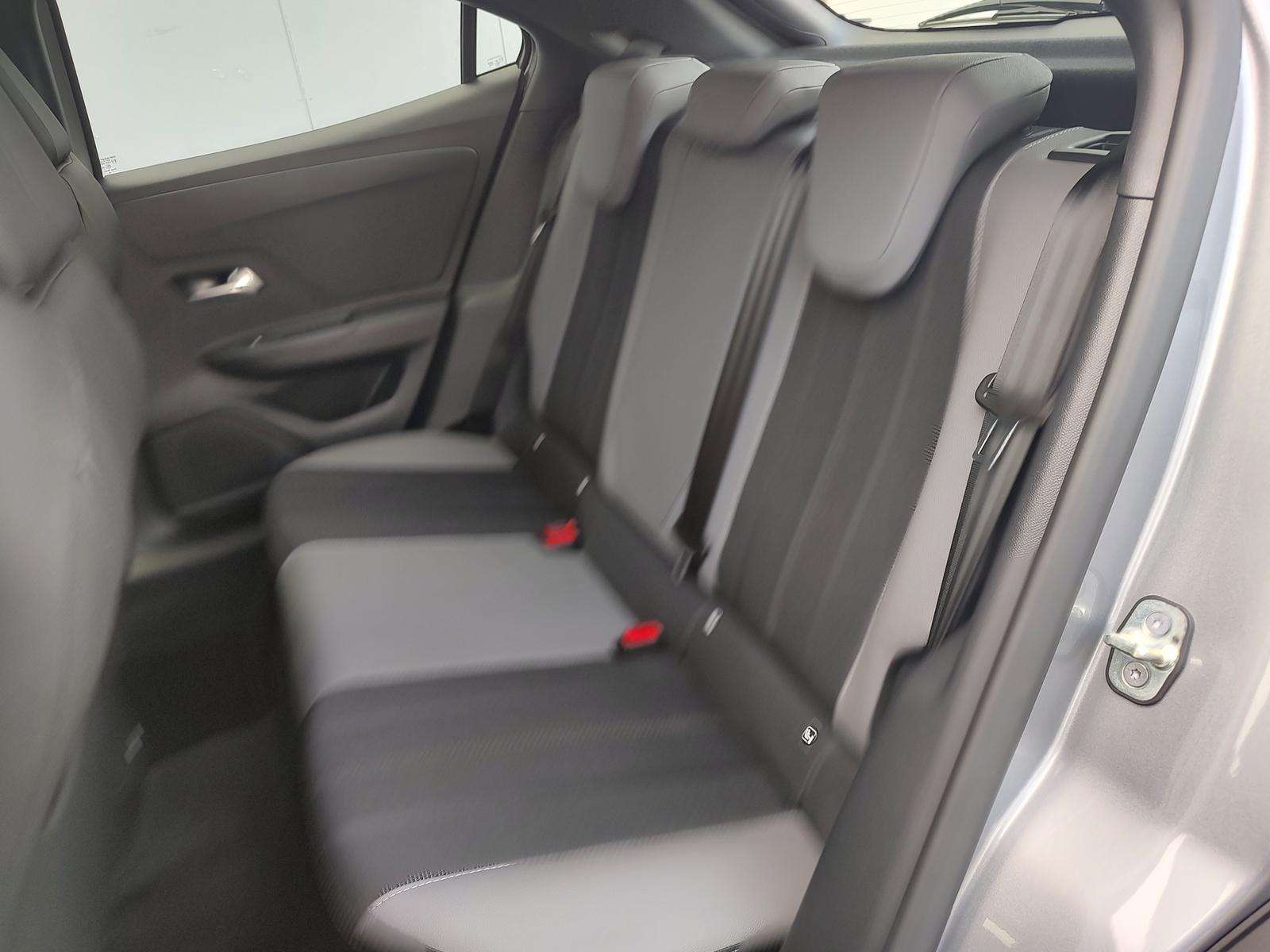 Fahrzeugbild eines Opel Mokka Electric